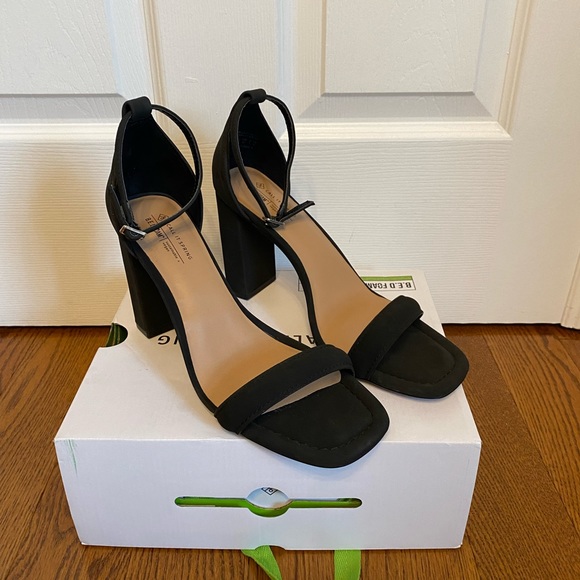 Call It Spring Shoes - Black ankle strap Katrina Shoes Size 10 New with box